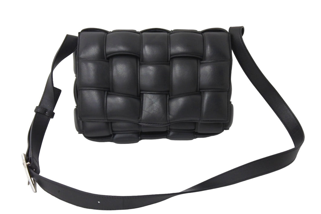 BOTTEGAVENETA ボッテガヴェネタ ショルダーバッグ パデッド カセット イントレチャート 591970 VCQR1 8425 シルバー金具 ブラック 美品 中古 67342