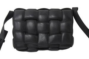 BOTTEGAVENETA ボッテガヴェネタ ショルダーバッグ パデッド カセット イントレチャート 591970 VCQR1 8425 シルバー金具 ブラック 美品 中古 67342