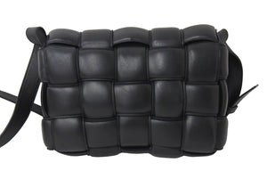 BOTTEGAVENETA ボッテガヴェネタ ショルダーバッグ パデッド カセット イントレチャート 591970 VCQR1 8425 シルバー金具 ブラック 美品 中古 67342