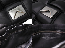 Load image into Gallery viewer, BOTTEGAVENETA ボッテガヴェネタ ショルダーバッグ パデッド カセット イントレチャート 591970 VCQR1 8425 シルバー金具 ブラック 美品 中古 67342