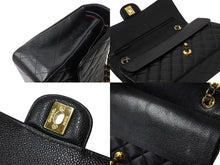 Load image into Gallery viewer, 極美品 CHANEL シャネル Wフラップ 25 ショルダーバッグ キャビアスキン 24番台 マトラッセ ゴールド金具 ブラック 中古 67362