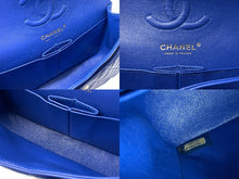 Load image into Gallery viewer, CHANEL シャネル マトラッセ 23 Wフラップ Wチェーン ショルダーバッグ 24番台 ブルー ラムスキン ココマーク ゴールド金具 美品 中古 67364