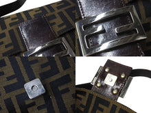 画像をギャラリービューアに読み込む, FENDI フェンディ マンマバケット ワンショルダーバッグ ズッカ柄 コットンキャンバス レザー シルバー金具 ブラウン 美品 中古 67371 