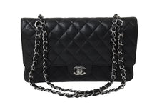 Load image into Gallery viewer, 極美品 CHANEL シャネル Wフラップ 25 ショルダーバッグ キャビアスキン 13番台 マトラッセ シルバー金具 ブラック 中古 67377