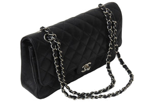 極美品 CHANEL シャネル Wフラップ 25 ショルダーバッグ キャビアスキン 13番台 マトラッセ シルバー金具 ブラック 中古 67377