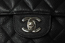 Load image into Gallery viewer, 極美品 CHANEL シャネル Wフラップ 25 ショルダーバッグ キャビアスキン 13番台 マトラッセ シルバー金具 ブラック 中古 67377