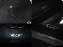 Load image into Gallery viewer, 極美品 CHANEL シャネル Wフラップ 25 ショルダーバッグ キャビアスキン 13番台 マトラッセ シルバー金具 ブラック 中古 67377
