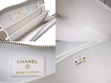 Load image into Gallery viewer, CHANEL シャネル ジップコインケース 小銭入れ AP0216 キャビアスキン ゴールド金具 ホワイト 美品 中古 67383