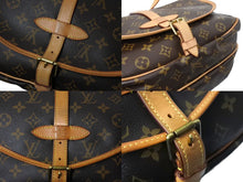 Load image into Gallery viewer, LOUIS VUITTON ルイヴィトン モノグラム ソミュールMM ショルダーバッグ ブラウン 斜め掛け M40710 美品 中古 67388