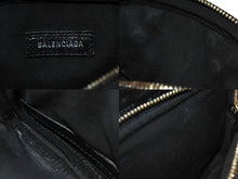 Load image into Gallery viewer, 極美品 BALENCIAGA バレンシアガ ルカゴール ショルダーバッグ メンズバッグ 742015 ブラック シルバー金具 中古 67401