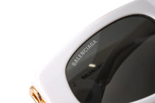 Load image into Gallery viewer, BALENCIAGA バレンシアガ DYNASTY サングラス サイズ53□19-135 XL ホワイト ゴールド BBロゴ BB0095S 美品 中古 67404