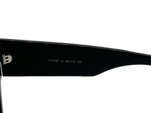 Load image into Gallery viewer, LOUIS VUITTON ルイヴィトン サングラス サイクロン Z1578E モノグラムフラワー アセテート スワロフスキー ブラック 美品 中古 67420