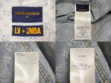 Load image into Gallery viewer, LOUIS VUITTON ルイヴィトン × NBA コラボ ジップスルーフーディ ブルゾン ジャケット 52 RM212 UZD HLA01W 美品 中古 67427