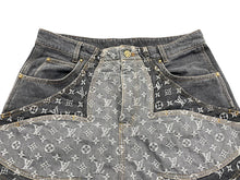Load image into Gallery viewer, LouisVuitton ルイヴィトン モノグラムフラワーデニムパンツ ジーンズ 23AW RM232 Y92 HPD92W ブラック コットン 美品 中古 67444
