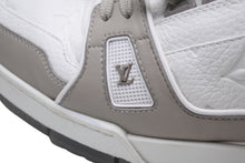 Load image into Gallery viewer, LOUIS VUITTON ルイヴィトン スニーカー LV トレイナー ライン スニーカー VL1210 ホワイト グレー サイズ8 美品 中古 67450