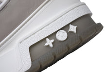 Load image into Gallery viewer, LOUIS VUITTON ルイヴィトン スニーカー LV トレイナー ライン スニーカー VL1210 ホワイト グレー サイズ8 美品 中古 67450