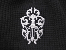Load image into Gallery viewer, CHROME HEARTS クロムハーツ サーマルニット帽 ビーニー ダガーロゴ コットン ブラック ホワイト 美品 中古 67453