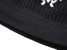 Load image into Gallery viewer, CHROME HEARTS クロムハーツ サーマルニット帽 ビーニー ダガーロゴ コットン ブラック ホワイト 美品 中古 67453