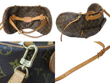 Load image into Gallery viewer, 激レア LOUIS VUITTON ルイヴィトン ヴィヴィアンウエストウッド 7デザイナーズ サックフォキュ モノグラムバッグ バナナ型 バムバッグ 1996年 ブラウン 美品 中古 67491