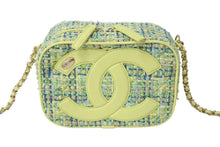 Load image into Gallery viewer, 極美品 CHANEL シャネル ツイード デカココ チェーンショルダーバッグ 27番台 ツイード レザー グリーン ブルー ゴールド 中古 67564