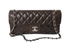 Load image into Gallery viewer, CHANEL シャネル イーストウエスト チェーンショルダーバッグ 10番台 2006年 ラムスキン ブラウン シルバー金具 美品 中古 67632