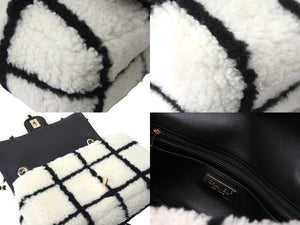 極美品 CHANEL シャネル チェーンショルダーバッグ ムートン AS2754 2021AW ボーダー ホワイト ブラック ゴールド金具 中古 67633