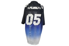 Load image into Gallery viewer, FUBU THE COLLECTION フブ ゲームシャツ フットボールシャツ サイズ4T ポリエステル ブラック ホワイト ブルー メッシュ 美品 中古 4c067714