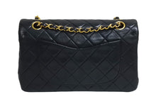 Load image into Gallery viewer, CHANEL シャネル マトラッセ 23 Wフラップ チェーン ショルダーバッグ ブラック 1番台 ラムスキン ココマーク ゴールド金具 美品 中古 67715