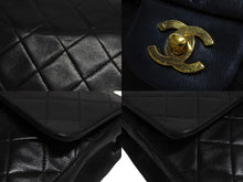 Load image into Gallery viewer, CHANEL シャネル マトラッセ 25 ショルダーバッグ ダブルフラップ 3番台 ラムスキン ブラック ゴールド 美品 中古 67716
