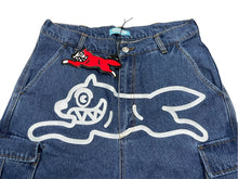 Load image into Gallery viewer, 新品未使用 BILLIONAIREBOYSCLUB ビリオネアボーイズクラブ ICECREAM アイスクリーム 2WAYWASHEDDENIM CARGOPANTS サイズM ブルー 67739