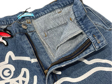 Load image into Gallery viewer, 新品未使用 BILLIONAIREBOYSCLUB ビリオネアボーイズクラブ ICECREAM アイスクリーム 2WAYWASHED DENIM CARGO PANTS サイズL ライトブルー