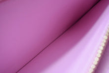 Load image into Gallery viewer, LOUIS VUITTON ルイヴィトン モノグラムマルチカラー ジッピーウォレット M60241 村上隆 ゴールド金具 ホワイト 美品 中古 4c067790