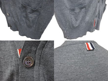 画像をギャラリービューアに読み込む, THOM BROWNE トムブラウン MKC002A00014038 ミディアムグレー メリノウール ニット 4-Bar クラシック Vネックカーディガン グレー サイズ5 美品 中古 4c067914