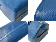 Load image into Gallery viewer, 極美品 LOUIS VUITTON ルイヴィトン スピーディ30 エピ ボストンバッグ M43005 PVC レザー ブルー ゴールド金具 中古 4c068007