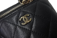 Load image into Gallery viewer, CHANEL シャネル バニティ マトラッセ チェーンショルダーバッグ ラムスキン 32番台 2022年頃 ゴールド金具 ブラック 中古 4c068078