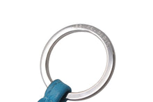 Load image into Gallery viewer, HERMES エルメス カルメン キーリング ホルダー フリンジ ブルー レザー カバン アクセサリー レディース 良好 中古 4b000498