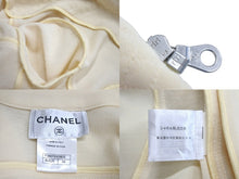 Load image into Gallery viewer, 極美品 CHANEL シャネル P38075V21513 ウール ライダース ジャケット サイズ34 オフホワイト 中古 4c068545