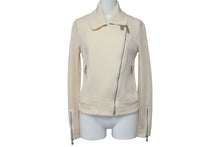Load image into Gallery viewer, 極美品 CHANEL シャネル P38075V21513 ウール ライダース ジャケット サイズ34 オフホワイト 中古 4c068545