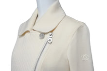 Load image into Gallery viewer, 極美品 CHANEL シャネル P38075V21513 ウール ライダース ジャケット サイズ34 オフホワイト 中古 4c068545