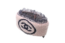 Load image into Gallery viewer, CHANEL シャネル ココマーク COCO リストバンド ブレスレット Ａ17947 レース ピンク ブラック 美品 中古 4c068549