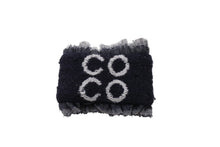 Load image into Gallery viewer, CHANEL シャネル ココマーク COCO リストバンド ブレスレット レース ネイビー ホワイト 美品 中古 4c068550