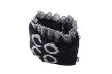 Load image into Gallery viewer, CHANEL シャネル ココマーク COCO リストバンド ブレスレット レース ネイビー ホワイト 美品 中古 4c068550