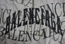 Load image into Gallery viewer, BALENCIAGA バレンシアガ Tシャツ TS50 571205 TEVA4 1300 サイズS 2018年 総柄 グレー 良品 中古 4c076241