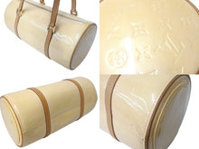 Load image into Gallery viewer, LOUIS VUITTON ルイヴィトン ベッドフォード ハンドバッグ M91329 モノグラムヴェルニ 筒型 ゴールド金具 ベージュ 美品 中古 4c068867