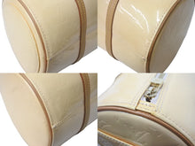Load image into Gallery viewer, LOUIS VUITTON ルイヴィトン ベッドフォード ハンドバッグ M91329 モノグラムヴェルニ 筒型 ゴールド金具 ベージュ 美品 中古 4c068867