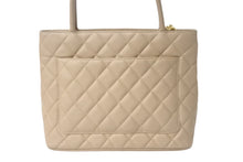 Load image into Gallery viewer, CHANEL シャネル 復刻トート ハンドバッグ 7番台 ココマーク キャビアスキン ベージュ ゴールド金具 美品 中古 4c068961