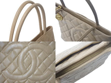 Load image into Gallery viewer, CHANEL シャネル 復刻トート ハンドバッグ 7番台 ココマーク キャビアスキン ベージュ ゴールド金具 美品 中古 4c068961