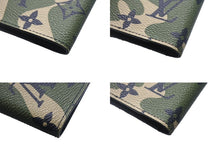 Load image into Gallery viewer, 極美品 LOUIS VUITTON ルイヴィトン クーヴェルテュール パスポール 村上隆 パスポートケース M58027 カモ 中古 4c069189