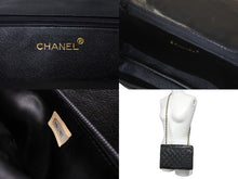 Load image into Gallery viewer, CHANEL シャネル マトラッセ ココマーク チェーンショルダーバッグ 1番台 イタリア製 レザー ブラック ゴールド金具 美品 中古 4c069195