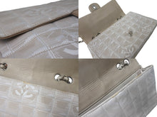 Load image into Gallery viewer, CHANEL シャネル ショルダーバッグ A15285 チェーンショルダー 6番台 ニュートラベルライン ココマーク ベージュ 美品 中古 4c069251